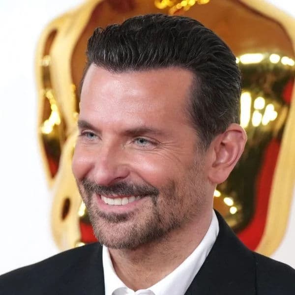 Classic Slick Back hairstyle for oval face shape - men's short straight hair