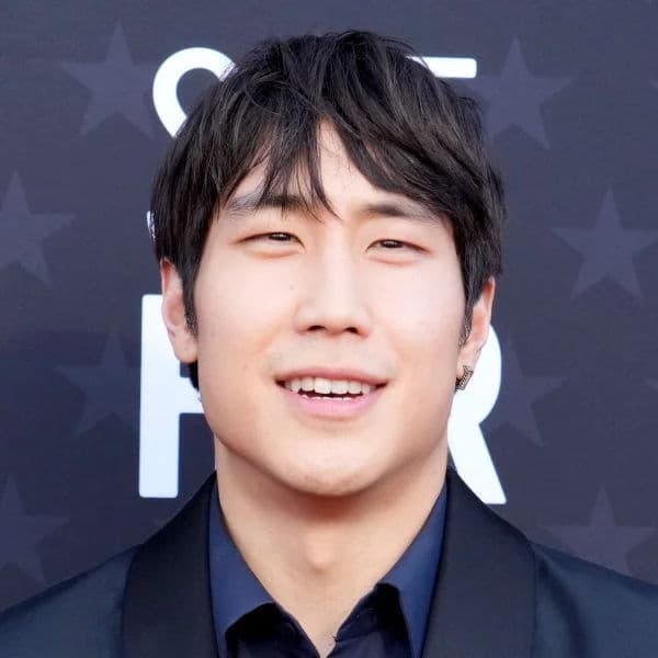 Modern Textured Fringe hairstyle for oval face shape - men's short straight hair