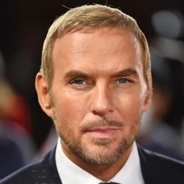 Textured Caesar Cut hairstyle for oval face shape - men's short straight hair