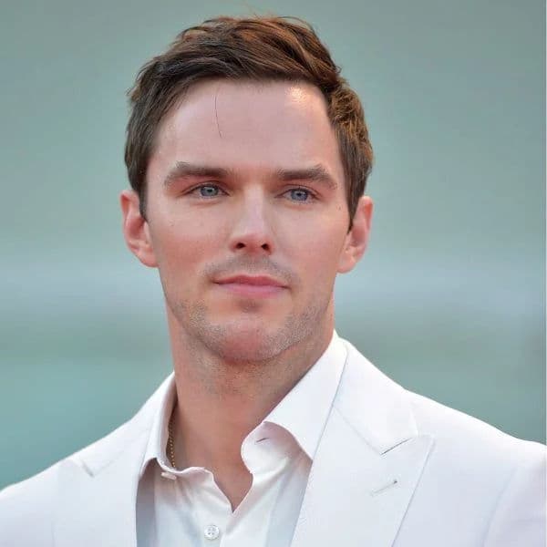 Textured Side-Swept Quiff hairstyle for oval face shape - men's short straight hair