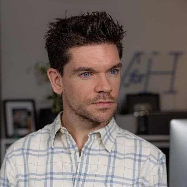 Textured Spiky Quiff hairstyle for oval face shape - men's short straight hair