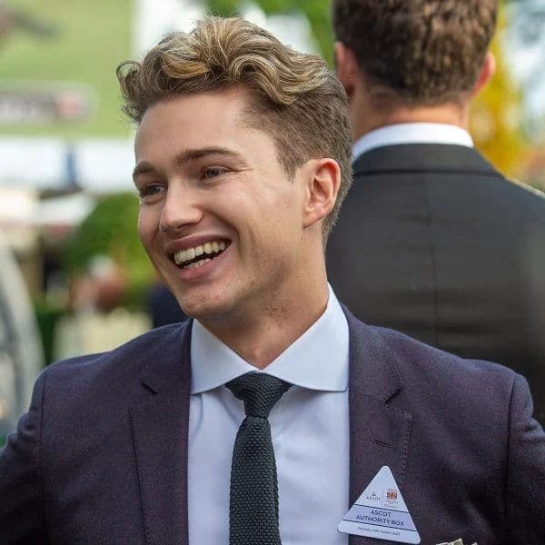 Wavy Textured Quiff hairstyle for oval face shape - men's short wavy hair