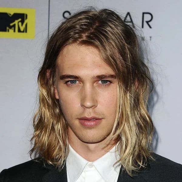 Long Textured Wavy Hair hairstyle for oval face shape - men's medium-long wavy hair