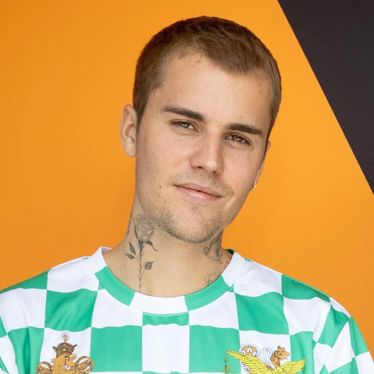 Short Textured Buzz Cut hairstyle for oval face shape - men's very-short straight hair