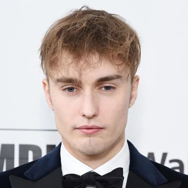 Textured French Crop with Messy Fringe hairstyle for rectangle face shape - men's short straight hair