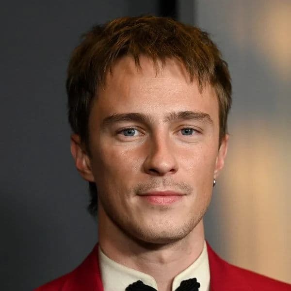 Textured Mod Cut with Fringe hairstyle for oval face shape - men's short straight hair