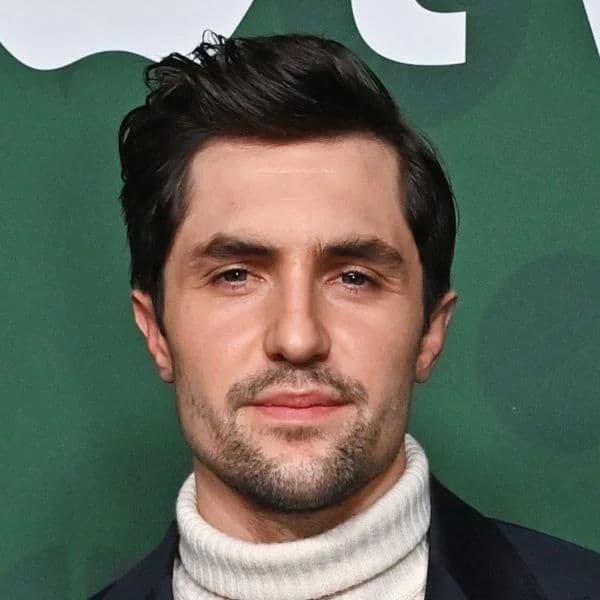 Textured Side-Swept Quiff hairstyle for diamond face shape - men's short straight hair